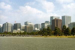 Keiko Sasaoka | 01
笹岡啓子「観光 KANKO」
東京都千代田区皇居外苑皇居前広場
タイプCプリント/ed.12
paper size：254×305 mm